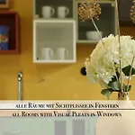 Natur-ferien-haus, Klein Rosenburg, Design-ferienhaus An Der Burg, Wallbox, 100mbit Wlan & Zaun Vakantiehuis