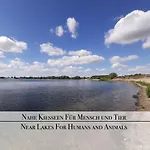 Natur-ferien-haus, Klein Rosenburg, Design-ferienhaus An Der Burg, Wallbox, 100mbit Wlan & Zaun Vakantiehuis