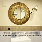 Natur-ferien-haus, Klein Rosenburg, Design-ferienhaus An Der Burg, Wallbox, 100mbit Wlan & Zaun Holiday home *