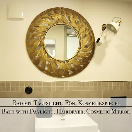 Natur-ferien-haus, Klein Rosenburg, Design-ferienhaus An Der Burg, Wallbox, 100mbit Wlan & Zaun بيت للعطل