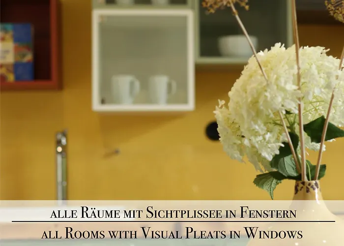 Natur-ferien-haus, Klein Rosenburg, Design-ferienhaus An Der Burg, Wallbox, 100mbit Wlan & Zaun بيت للعطل